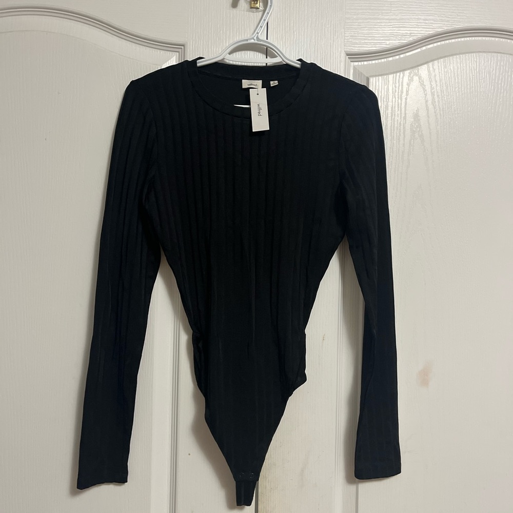 NWT Aritzia Wilfred Black Ribbed Long Sleeve Bodysuit with Open Back